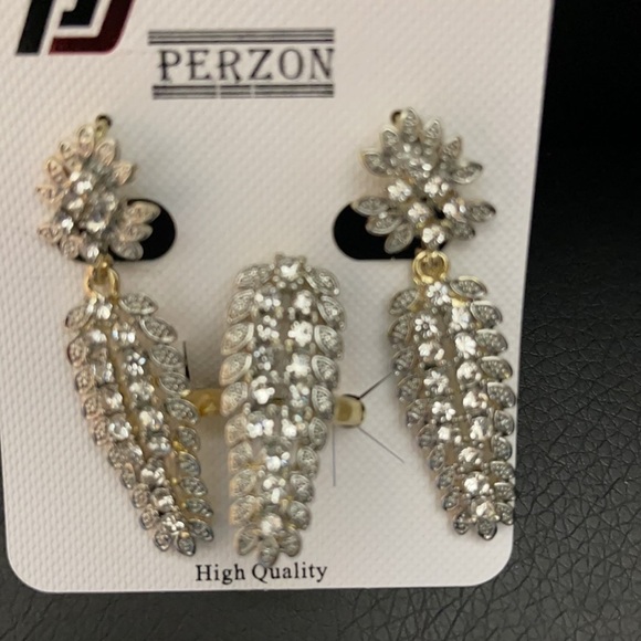 Set - Picture 3 of 3